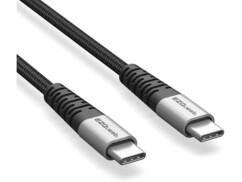 Plan rapproché sur les fiches USB-C réversibles du câble en nylon EZQuest