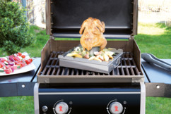 panier de cuisson avec brochettes fumoir grille de cuisson panier legumes support volaille avec reservoir vin blanc pour barbecue et four