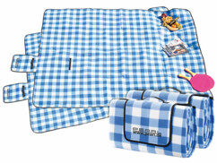 Lot de 2 couvertures de pique-niques imperméables à carreaux bleus et blancs.