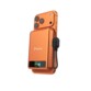 Smartphone Android coloris orange avec powerbank magnétique Solid State BMX de la même couleur fixée au dos avec écran LCD couleur et câble USB-C intégré