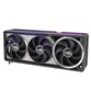 Carte graphique Asus ROG Astral RTX 5090, vue de trois-quarts avant avec triple ventilateur, accents métalliques argentés et éclairage RGB