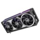 Carte graphique Asus ROG Astral RTX 5090, vue de trois-quarts montrant les ailettes du dissipateur, le bandeau RGB violet et les inscriptions GEFORCE RTX