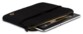Insertion d'une tabette Samsung Galaxy Tab dans l'étui de protection à double fermeture à glissière coloris noir/safran