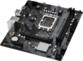 Vue de biais du dessus sur les fiches internes de la carte mère pour processeur Intel Core