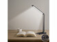 Lampe de bureau rechargeable LED CCT 280 lm en utilisation sur un bureau de lecture