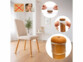 Chaise beige avec embouts transparents installés, femme et mains dans encarts de démonstration