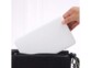 Rangement du boîtier blanc compact dans un sac à main