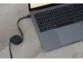 PC portable en cours de synchronisation avec un appareil mobile USB-C via le câble extensible Novodio 1 m