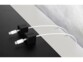 Gros plan sur les deux cubes passe-câbles avec câble Lightning et câble USB installés