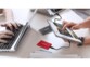 Mise en situation de deux SSD branchés par câble USB à un PC portable et à une tablette