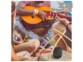 Des musiciens partagent des titres audio sur l'enceinte TecPlus Geo Up