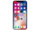 Iphone avec écran allumé revêtu d'une coque de protection blanche