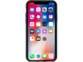 Iphone avec écran allumé revêtu d'une coque de protection noir