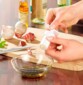 Presse ail à vis démonté détail fonctionnement broyage gousse cuisine