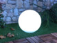Boule lumineuse solaire de 30 cm avec éclairage blanc.