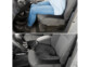 Coussin d'assise à mémoire de forme mis en situation dans une voiture