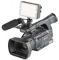 Lampe photo / vidéo à température variable FVL-720.d fixée sur une caméra