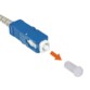 Enlevez le bouchon de sécurité sur le connecteur bleu de votre câble de fibre optique. 