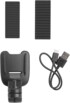 Aperçu des accessoires fournis avec l'enceinte JBL dont 1 support pour guidon avec clip ceinture intégré, câble de chargement USB-C vers USB-A et tapis antidérapant