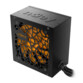 Vue plongeante côté gauche sur le bloc d'alimentation ATX 650 W coloris noir et orange avec câbles d'alimentation 150 cm