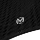 Zoom sur le logo Mac Mah blanc imprimé sur l'avant de l'enceinte portative autonome coloris noir