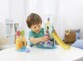 Enfant joue avec Playmobil 71326
