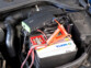 Batterie branchée sur la batterie de voiture