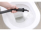 Nettoyeur vapeur balai à main mise en situation avec des toilettes
