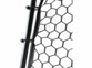 Vue rapprochée du filet de rebond Pearl Sports tendu sur son cadre tubulaire noir