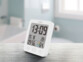 Horloge de salle de bains numérique avec thermomètre/hygromètre mise en situation posée