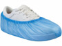 Chaussure blanche avec surchaussure jetable bleue en plastique translucide et élastique