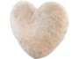 Coussin décoratif en forme de cœur recouvert d'une fausse fourrure beige douce et pelucheuse