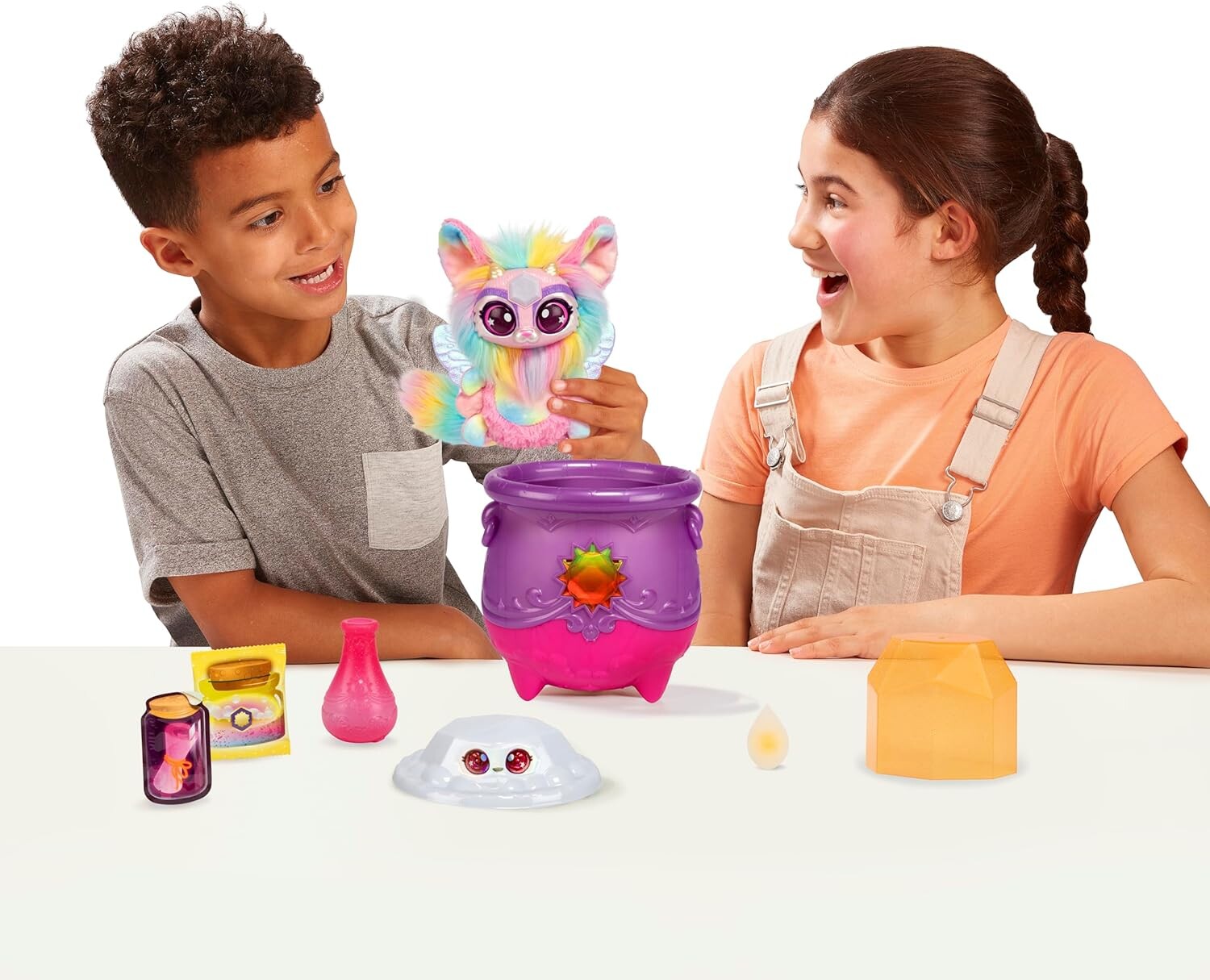 Magic Mixies - Chaudron Magie Des Éléments (Feu) - Jeu Créatif Pour Faire Apparaître Une Peluche Et Une Bague Magique