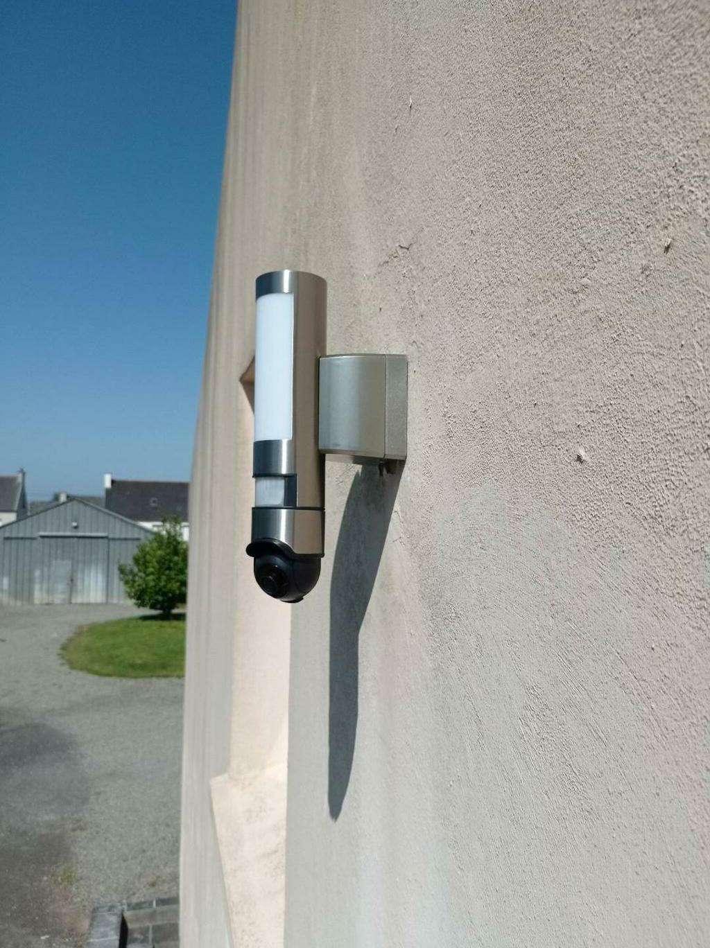 Lampe avec caméra IP Caméras sans fil Pearl.fr